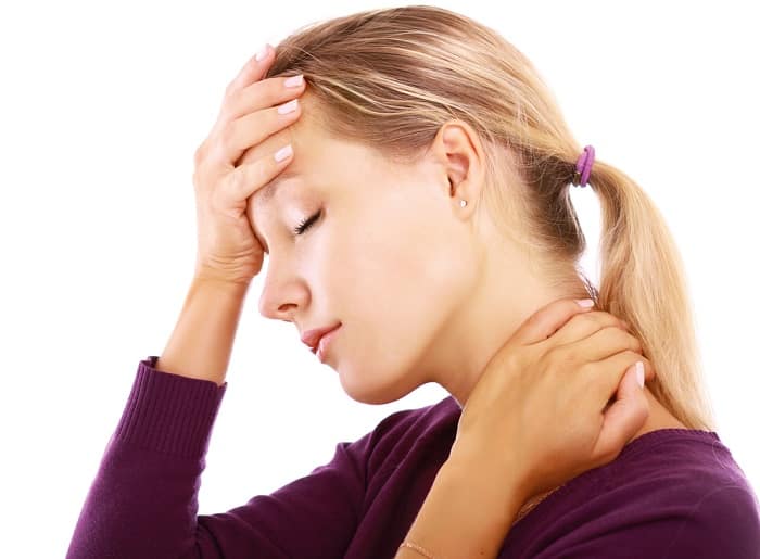 Mal de tête chronique et douleur au cou